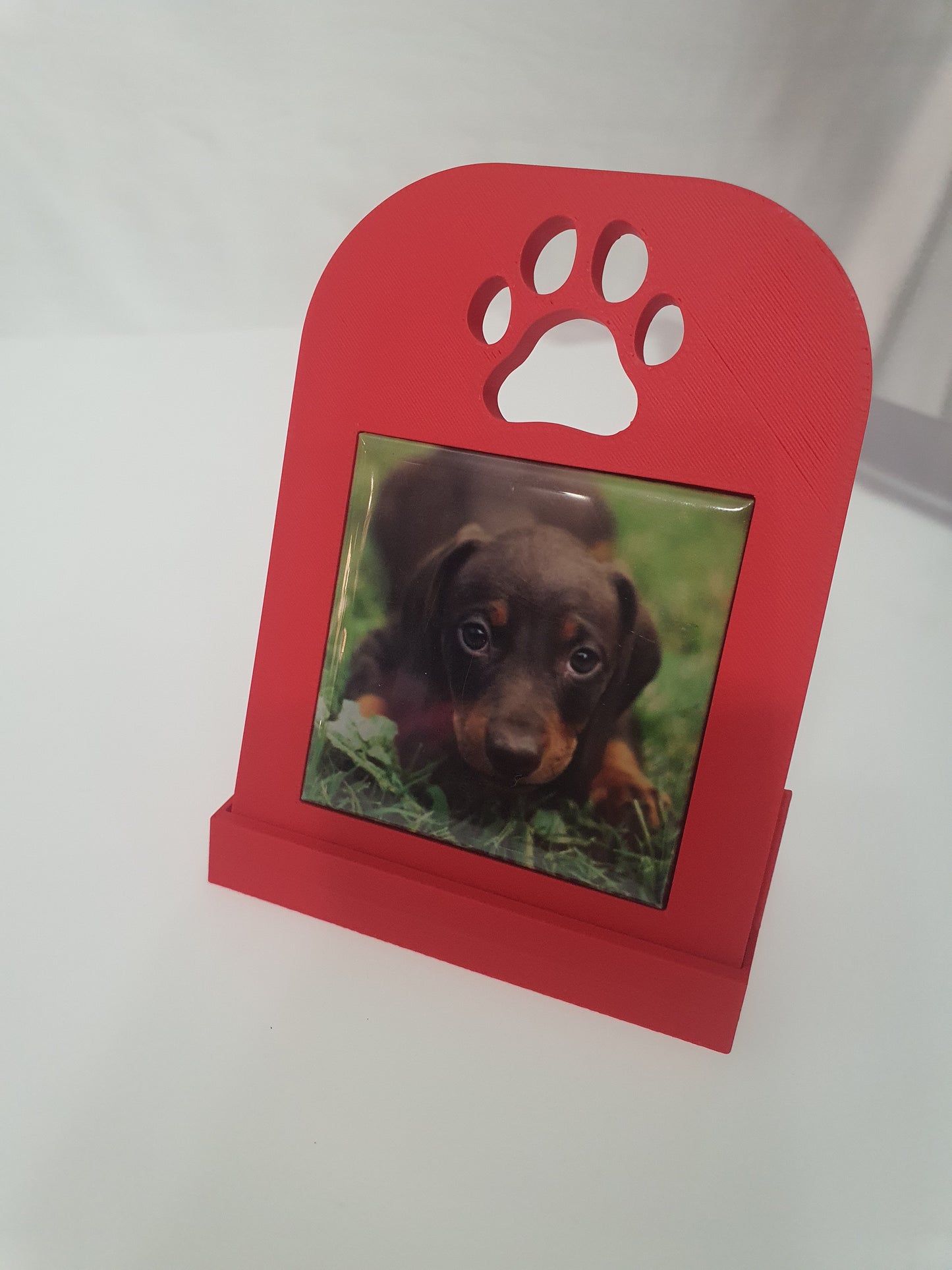 Ramka magnetyczna na 1 magnes ze wzorem łapki – stojąca i na lodówkę (PLA, handmade)