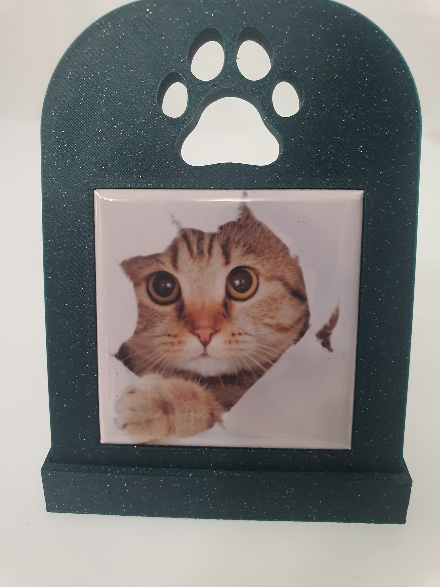 Ramka magnetyczna na 1 magnes ze wzorem łapki – stojąca i na lodówkę (PLA, handmade)